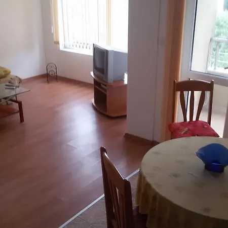 بيت ضيافة Mavrova 2*